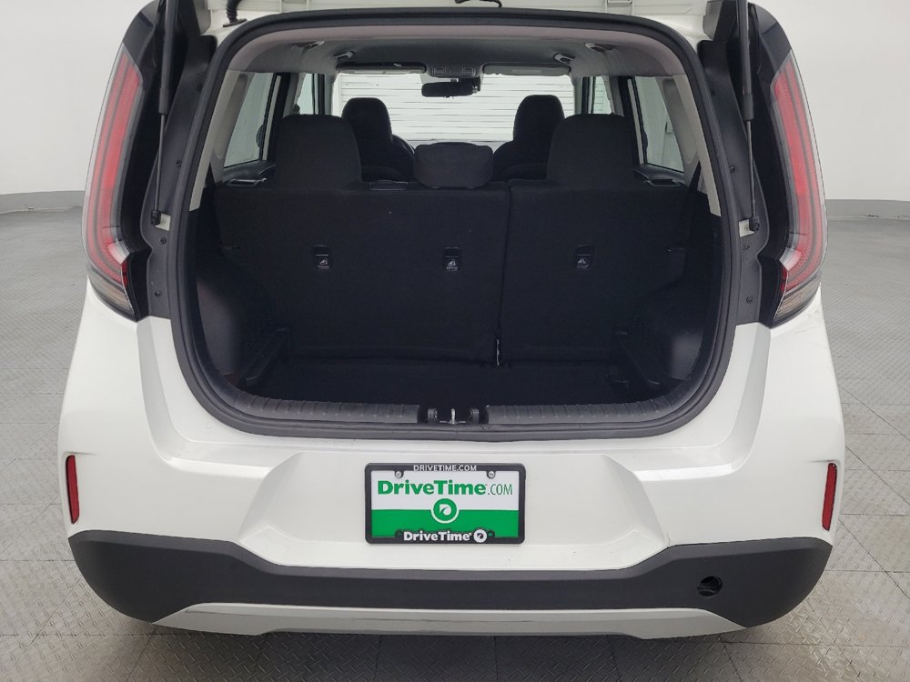 Used 2023 Kia Soul LX FWD image 29