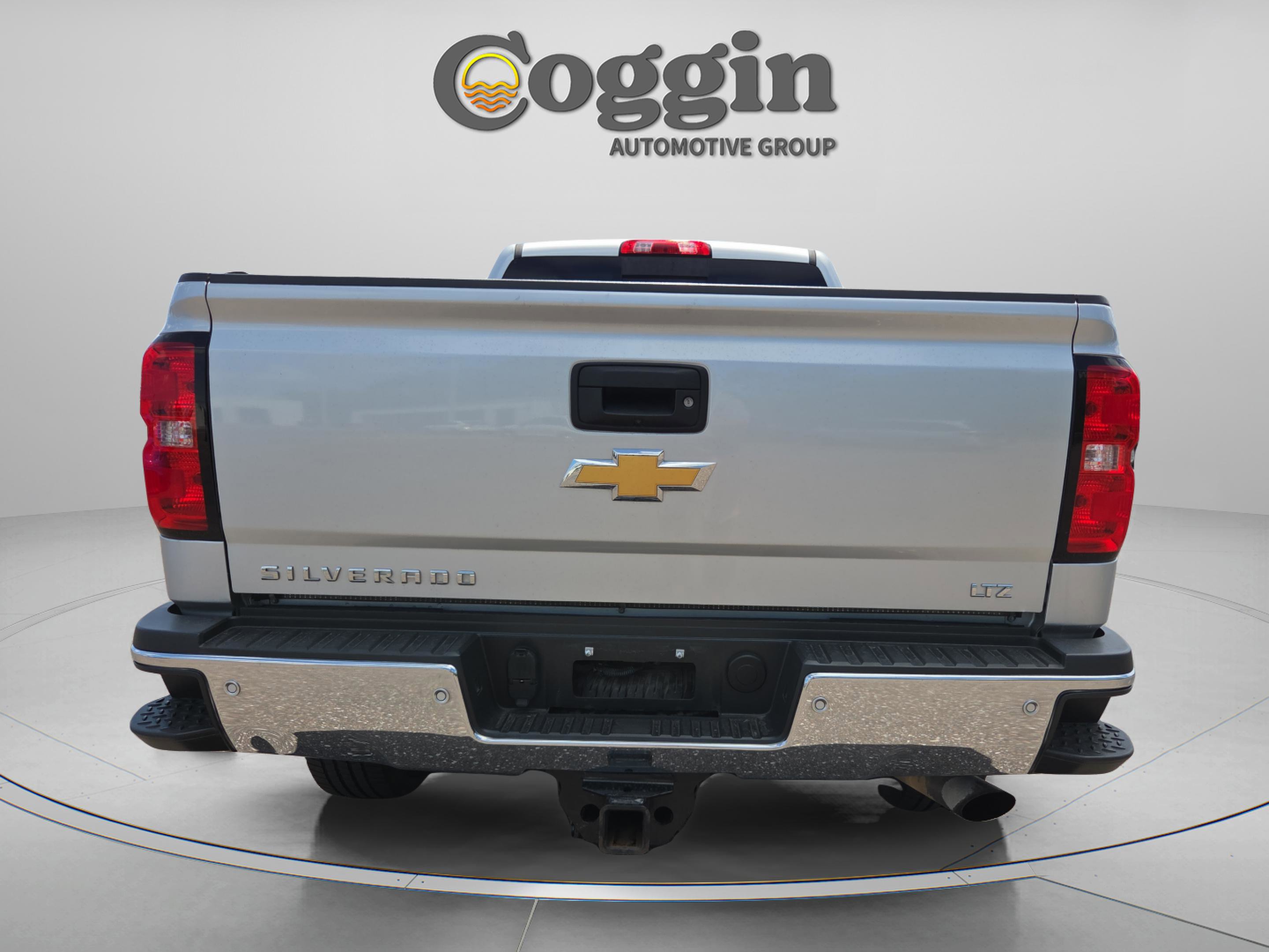 Used 2018 Chevrolet Silverado 2500 LTZ w/ Vortec Plus Package AWD/4WD image 4