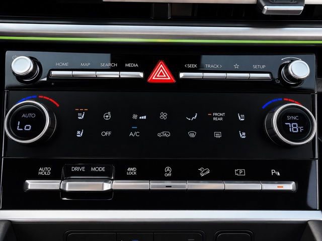 Used 2024 Hyundai Santa Fe Limited image 17