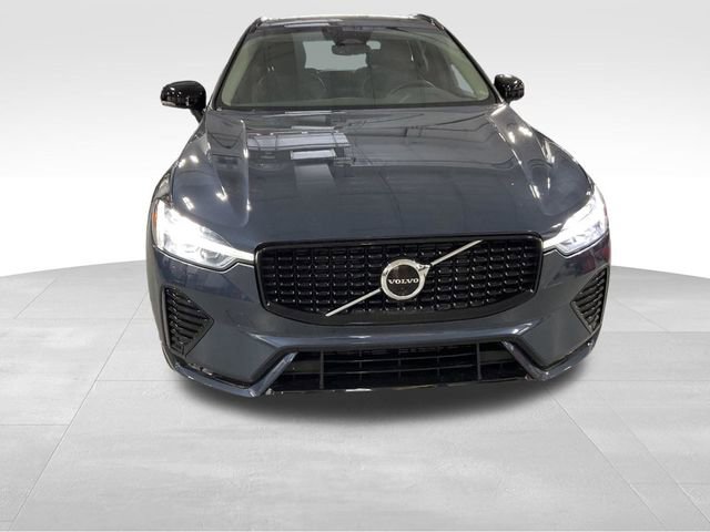Used 2023 Volvo XC60 B5 Plus w/ Climate Package image 4
