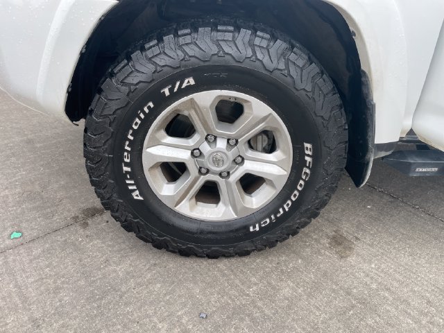 Used 2021 Toyota 4Runner SR5 AWD/4WD image 28
