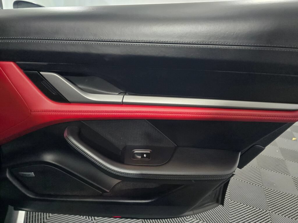 Certified 2025 Porsche Taycan 4S AWD/4WD image 27
