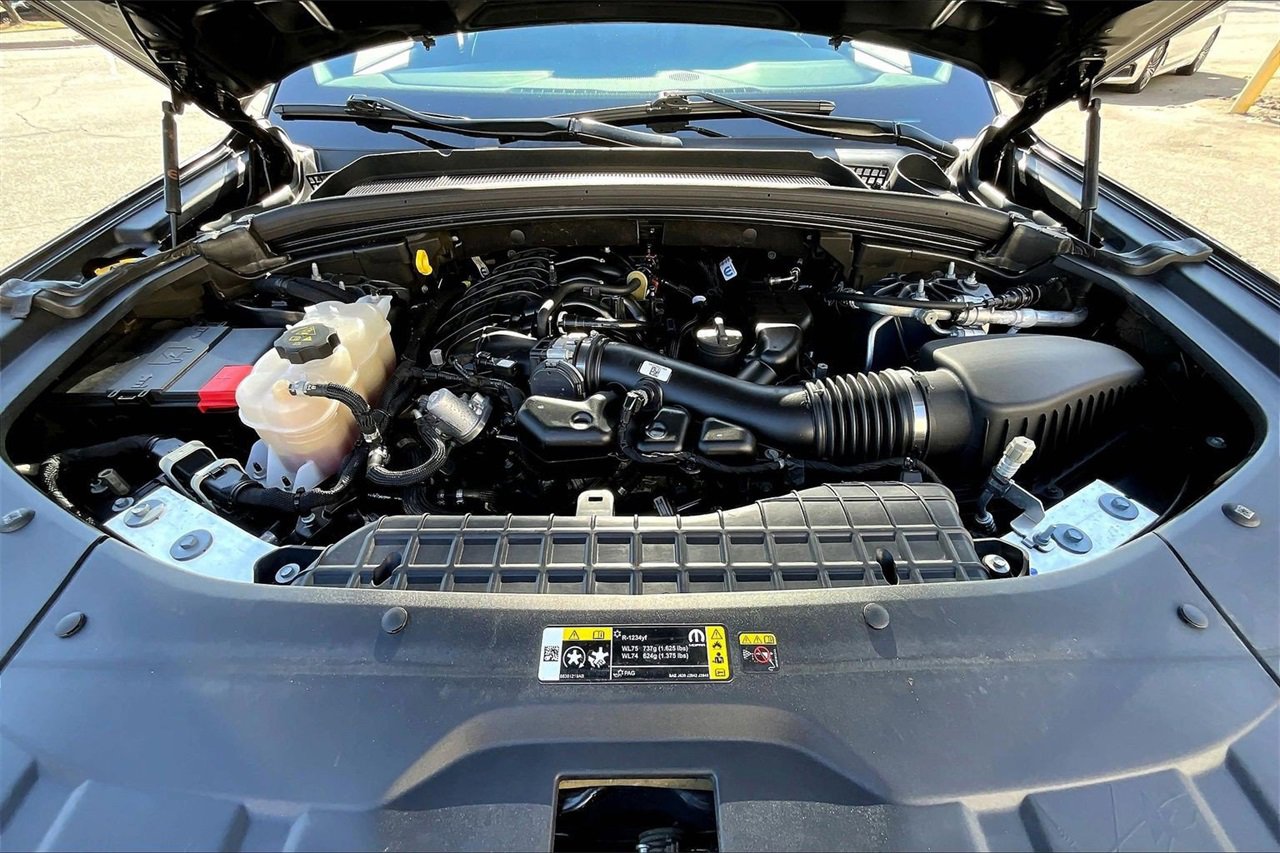 Certified 2024 Jeep Grand Cherokee Limited image 35