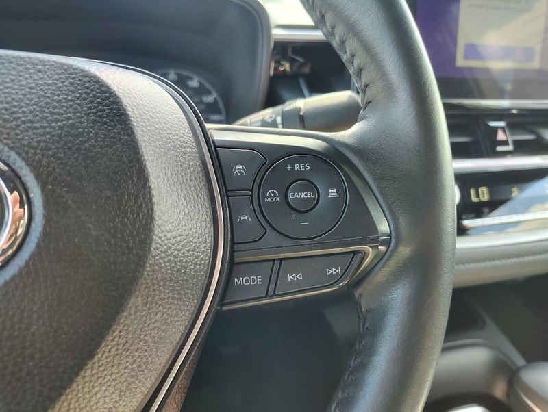 Used 2024 Toyota Corolla SE FWD image 12