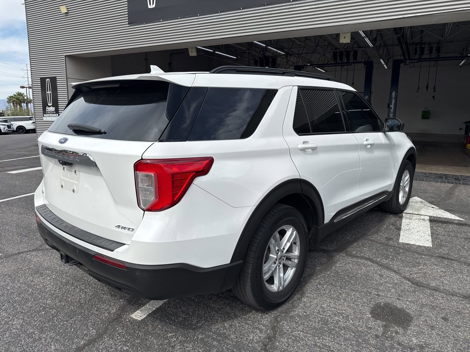 Used 2022 Ford Explorer XLT w/ Class IV Trailer Tow Package image 5
