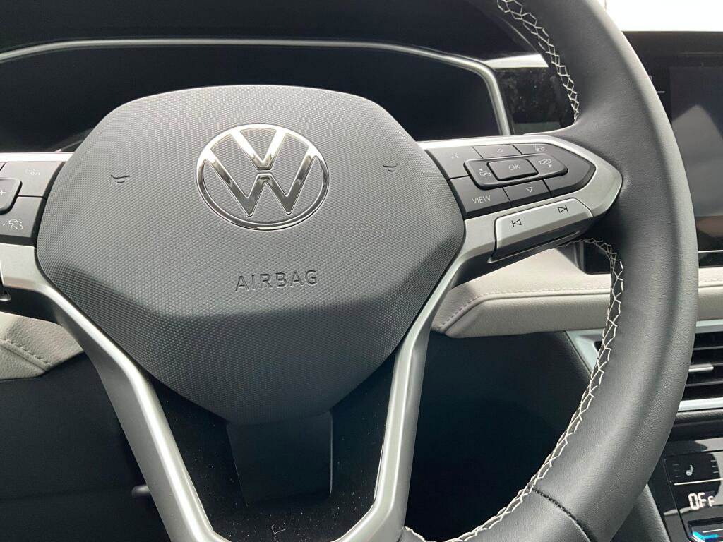 New 2026 Volkswagen Taos SEL image 22