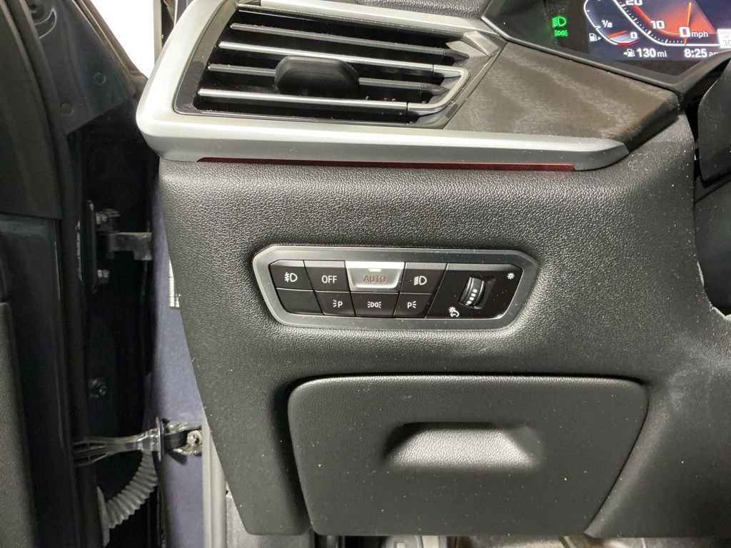 Certified 2022 BMW X7 M50i w/ Cold Weather Package AWD/4WD image 17