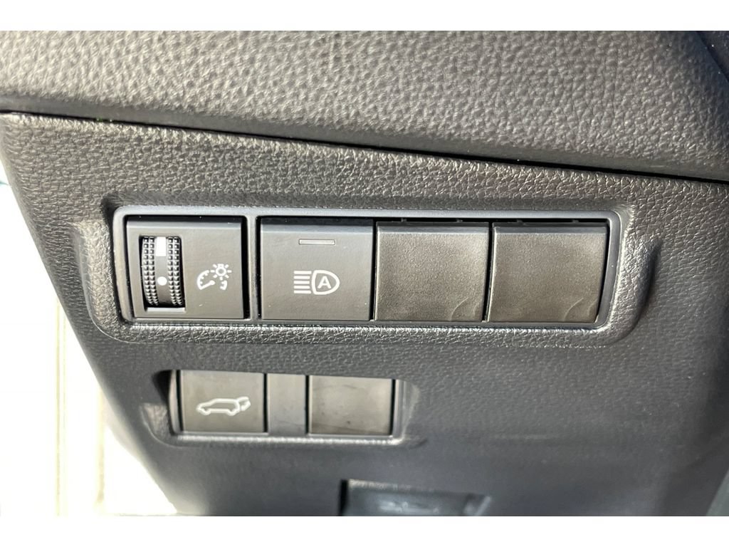 Used 2024 Toyota Corolla Cross XLE w/ Convenience Package FWD image 40