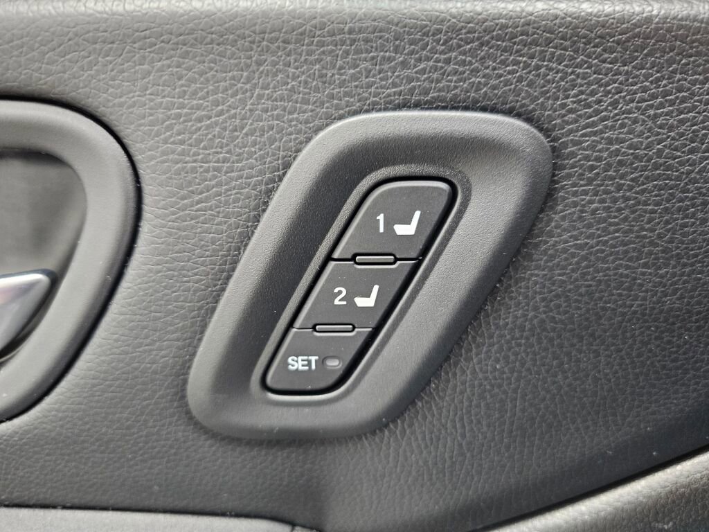 Used 2025 Honda Pilot TrailSport image 34