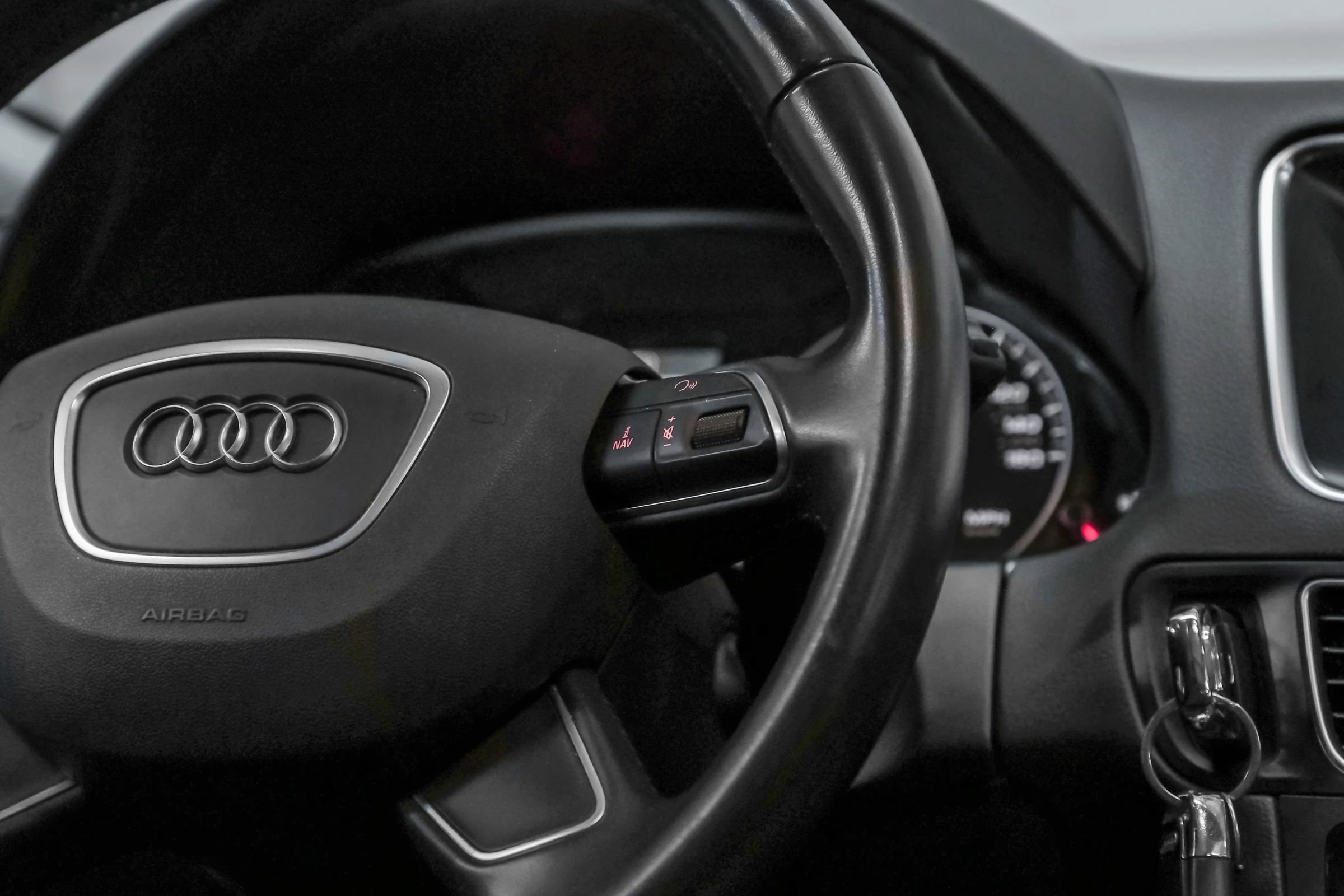 Used 2016 Audi Q5 2.0T Premium Plus w/ Technology Package image 21