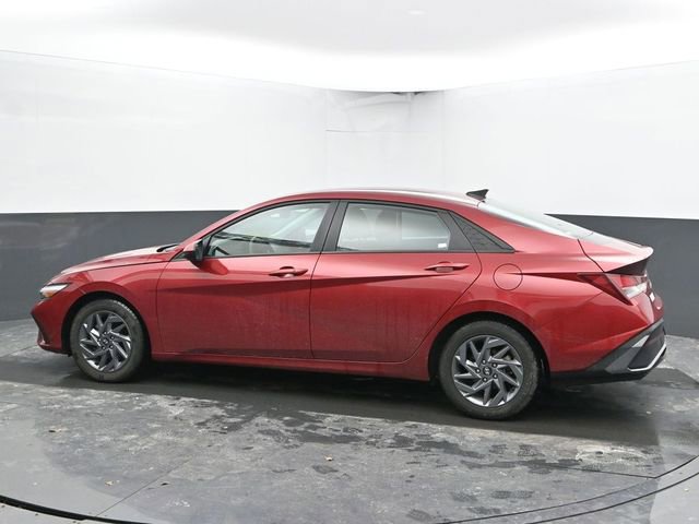 Used 2024 Hyundai Elantra SEL image 7