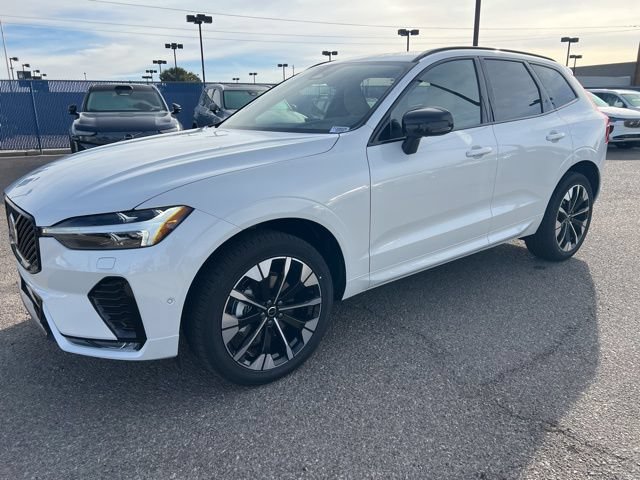 New 2026 Volvo XC60 B5 Plus w/ Climate Package PRO AWD/4WD image 8