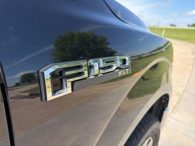 Used 2016 Ford F150 XLT w/ Equipment Group 302A Luxury AWD/4WD image 13