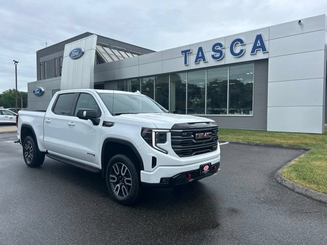 Used 2025 GMC Sierra 1500 AT4 w/ AT4 Premium Package AWD/4WD image 1