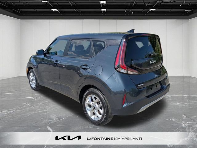 Used 2025 Kia Soul LX w/ LX Technology Package FWD image 3