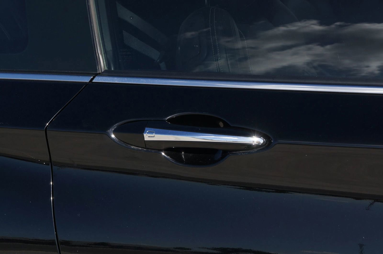 Used 2018 INFINITI Q60 3.0t Luxe w/ Sensory Package 3.0T Luxe AWD/4WD image 20