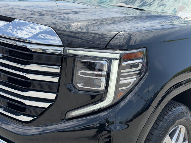 Used 2023 GMC Sierra 1500 SLT w/ SLT Premium Package AWD/4WD image 34