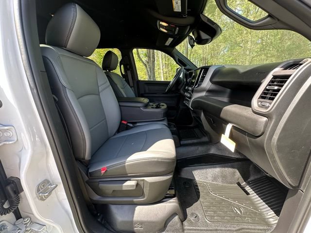 New 2026 RAM 5500 Tradesman w/ Chrome Appearance Group AWD/4WD image 25