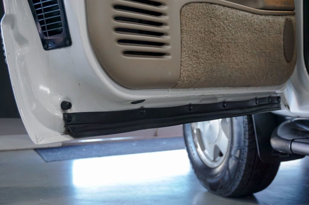 Used 1998 Chevrolet Silverado 1500 4x4 Regular Cab w/ Preferred Equipment Group 2 image 34