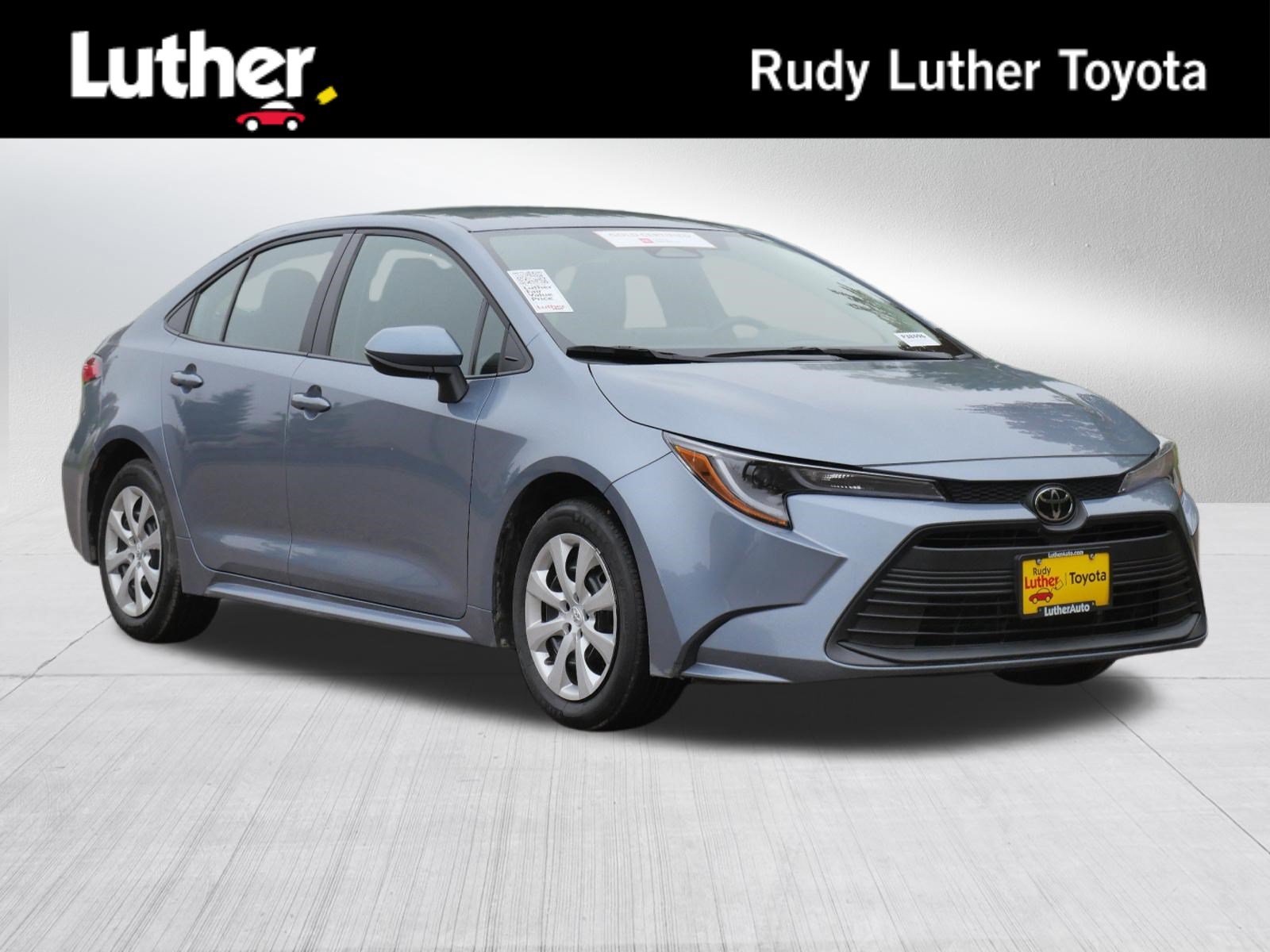Certified 2025 Toyota Corolla LE FWD image 1