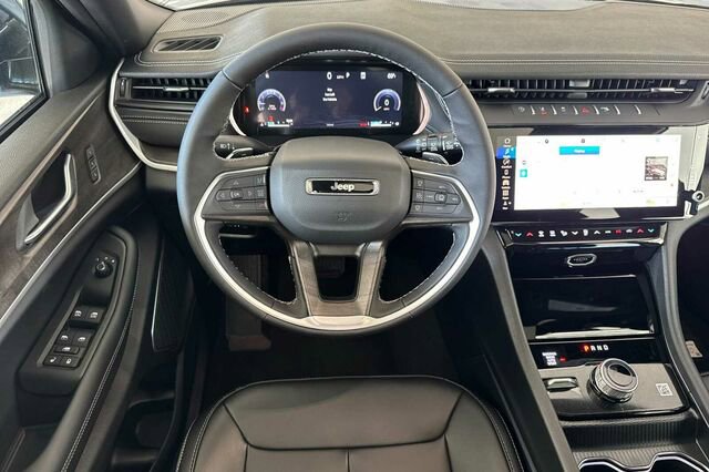 New 2026 Jeep Grand Cherokee L Limited AWD/4WD image 11