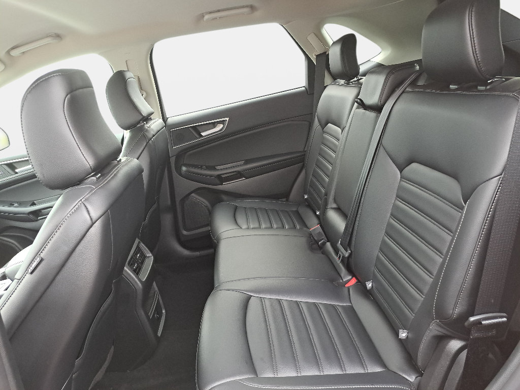Used 2023 Ford Edge SEL AWD/4WD image 14
