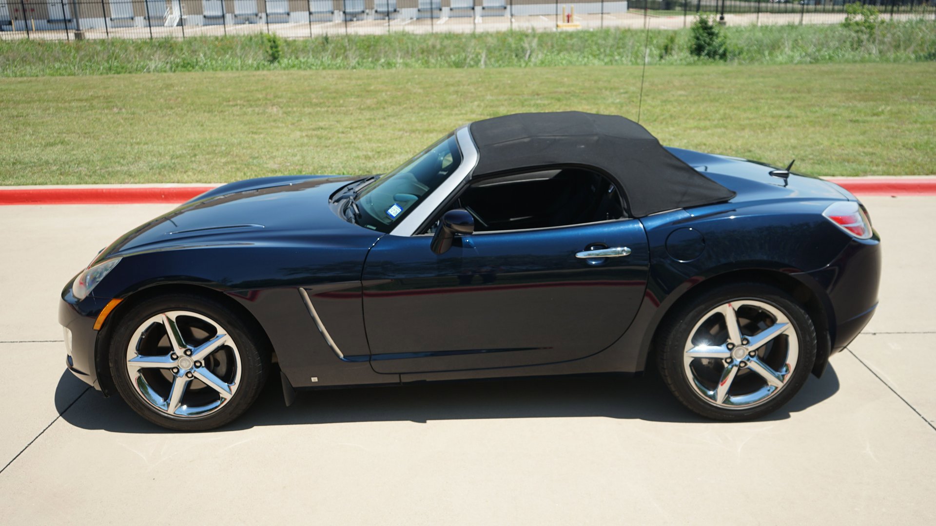 Used 2008 Saturn Sky Red Line RWD image 5