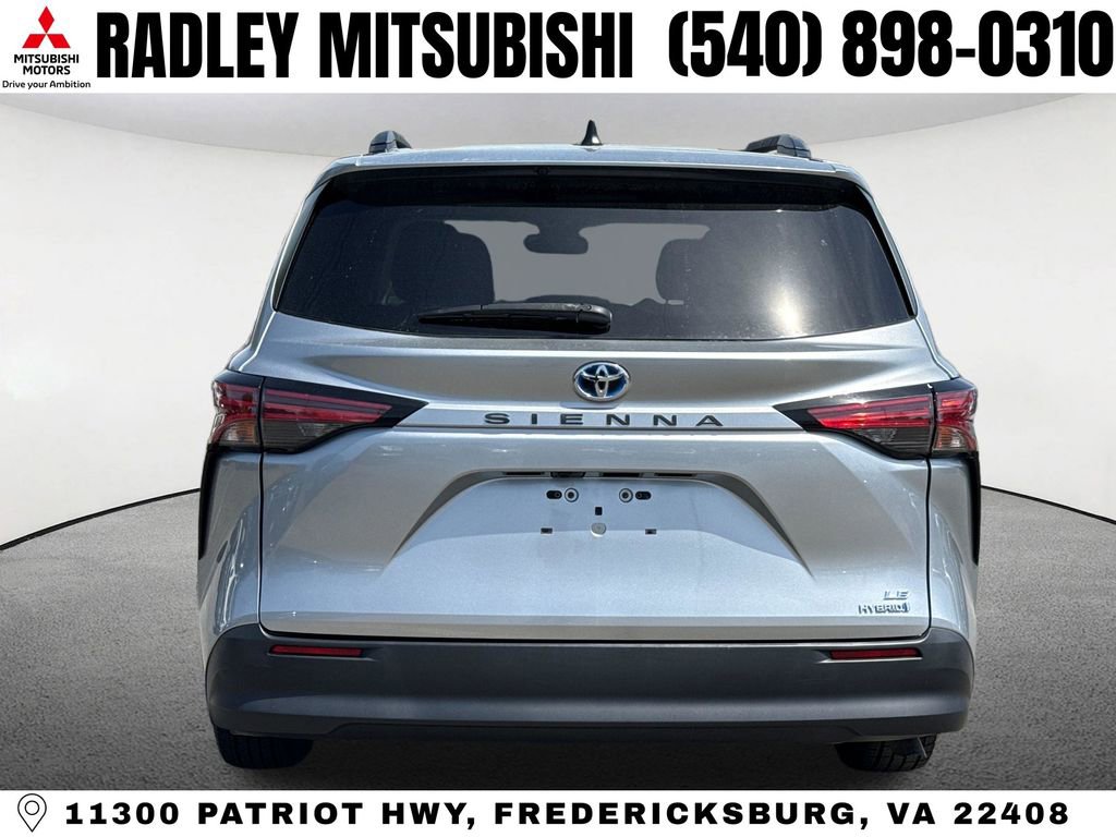 Used 2021 Toyota Sienna LE w/ LE Plus Package image 18