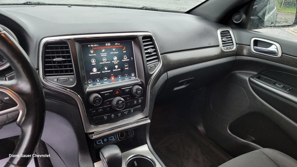 Used 2018 Jeep Grand Cherokee Laredo AWD/4WD image 21