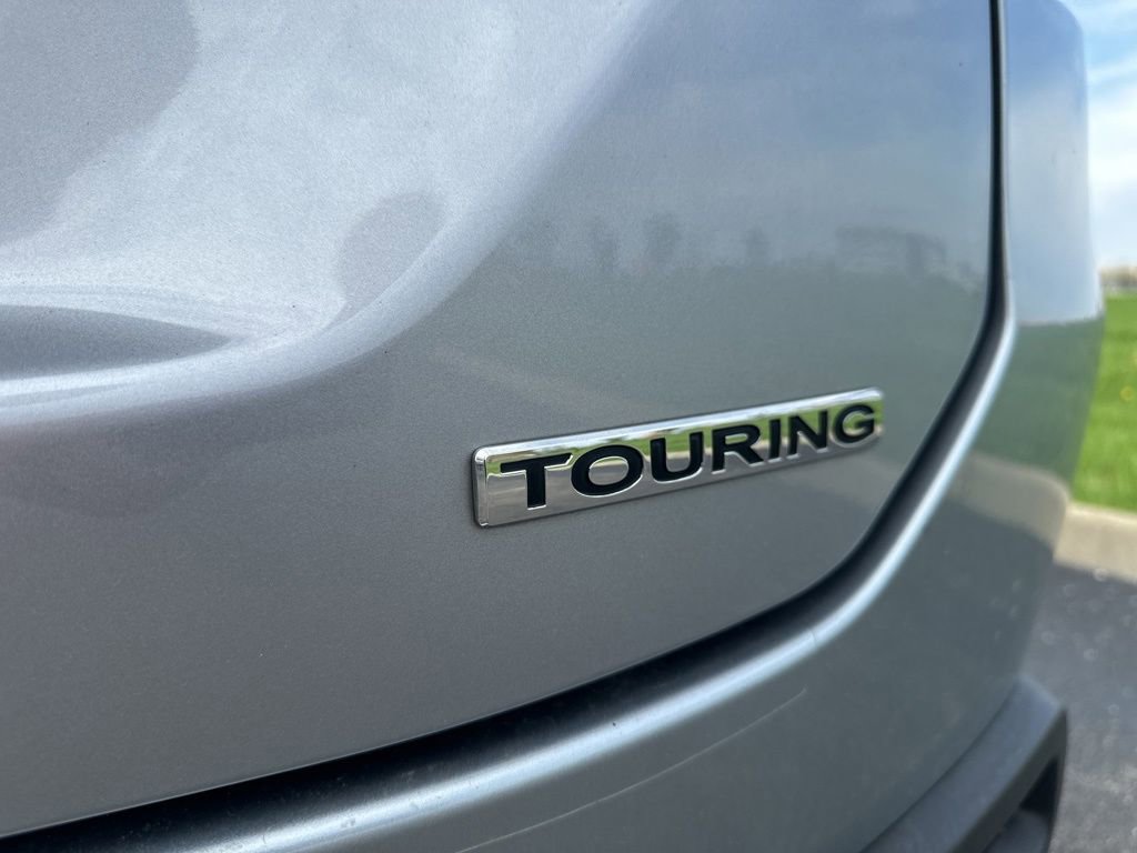 Used 2024 Honda Pilot Touring image 4