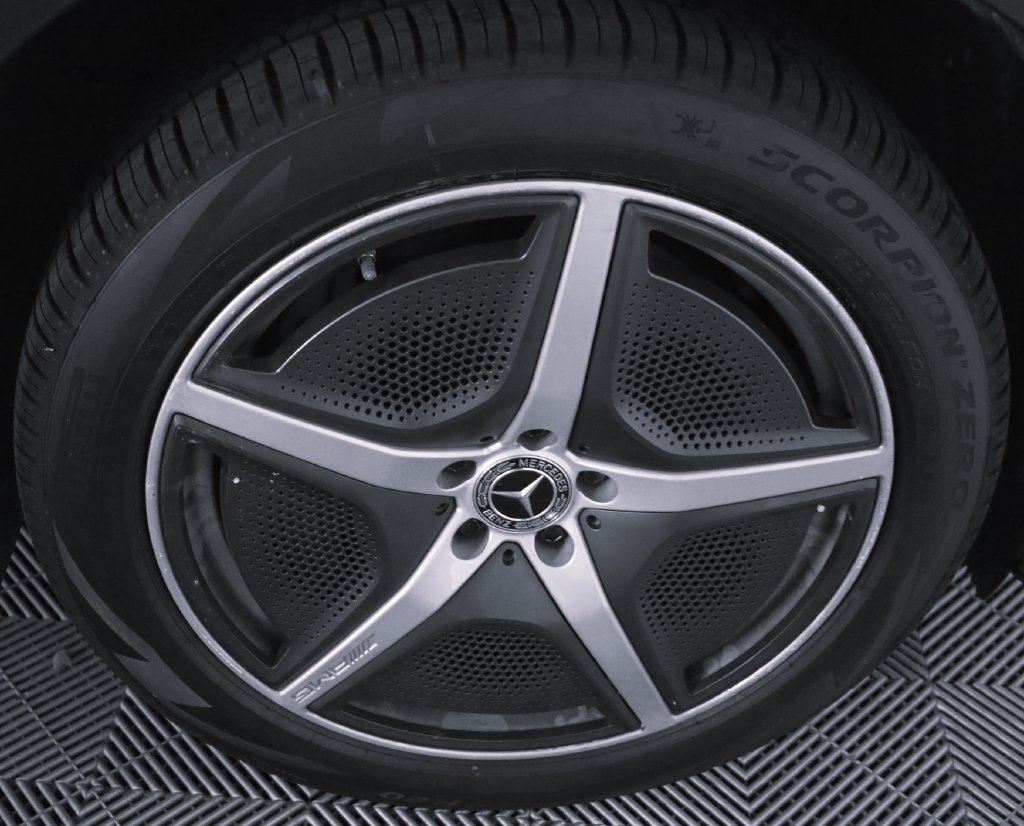 Used 2023 Mercedes-Benz EQE 350+ 4MATIC SUV w/ AMG Line Exterior Package image 7