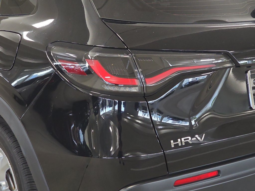 Used 2025 Honda HR-V LX image 31