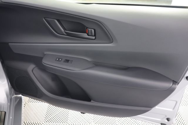Used 2026 Toyota Prius LE AWD/4WD image 27