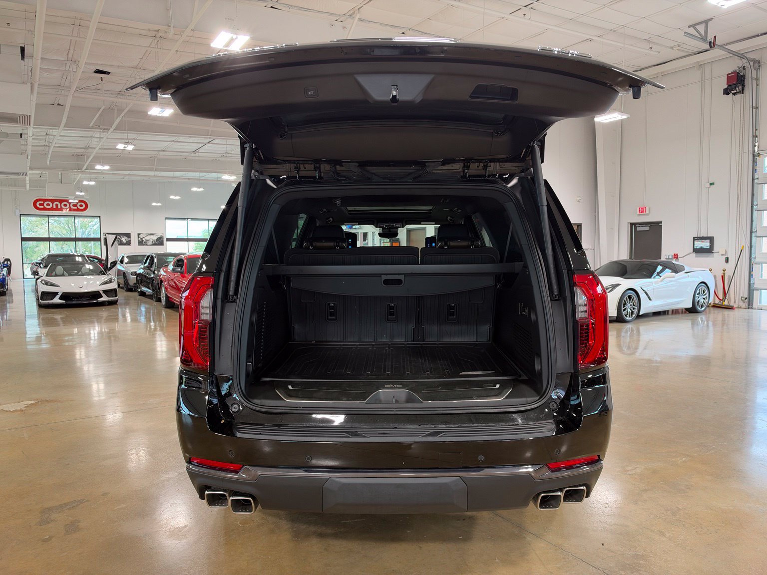 Used 2026 GMC Yukon XL Denali Ultimate w/ LPO, Illumination Package AWD/4WD image 51