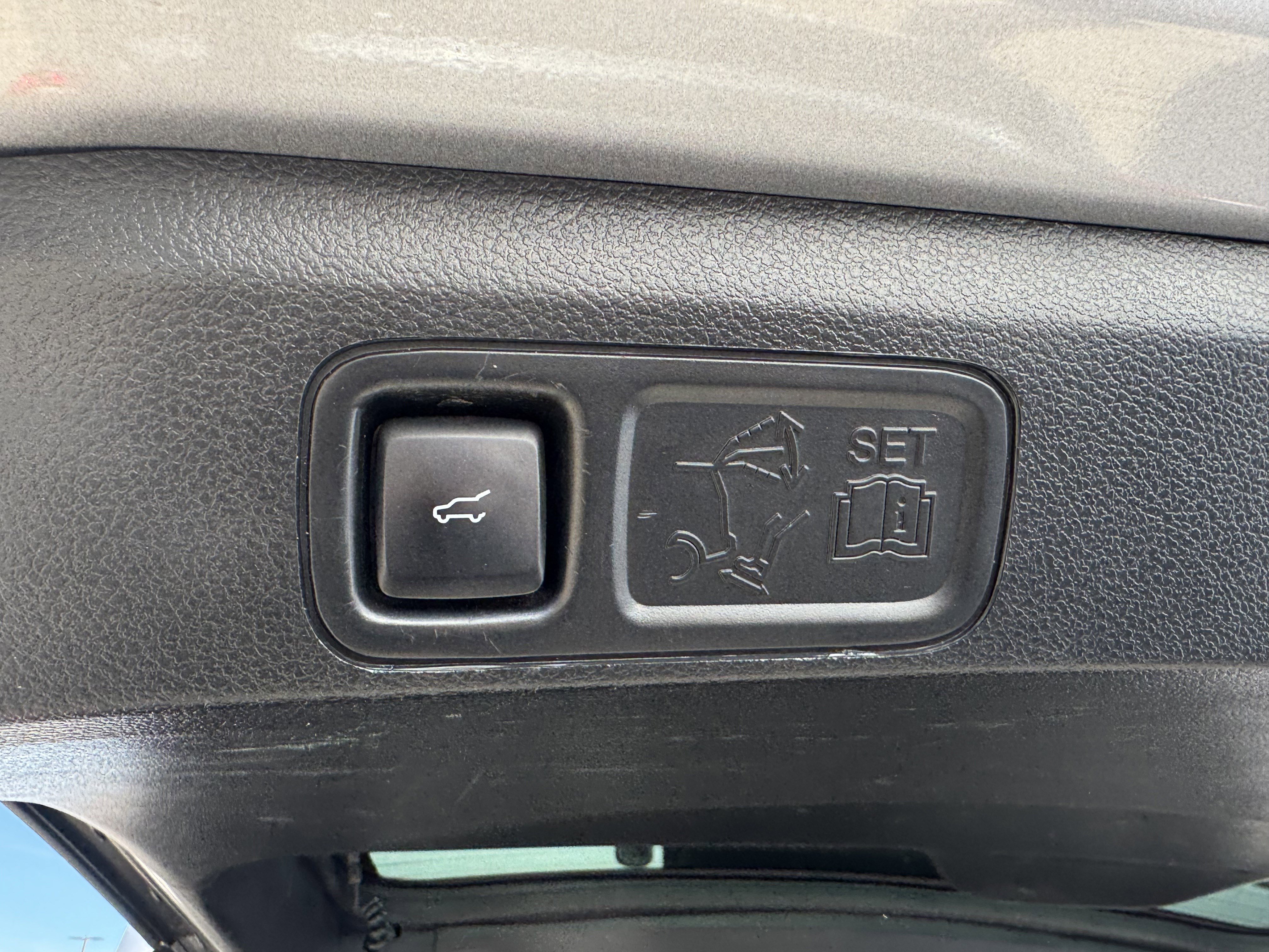 Certified 2021 Ford Expedition XLT image 7