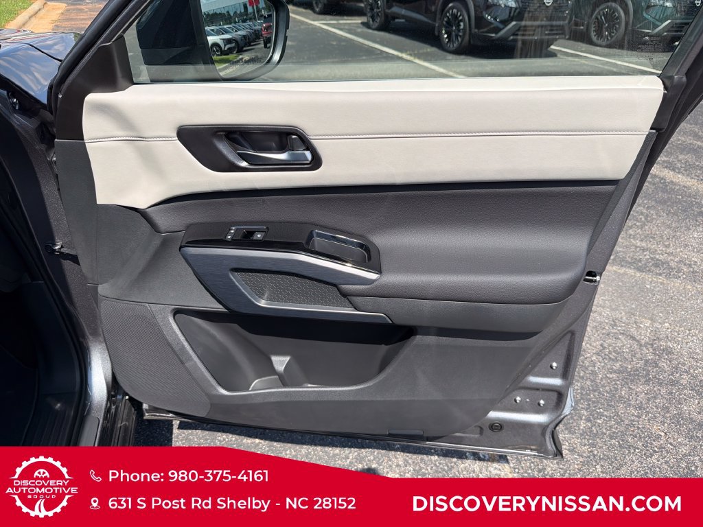 New 2026 Nissan Pathfinder SL FWD image 35