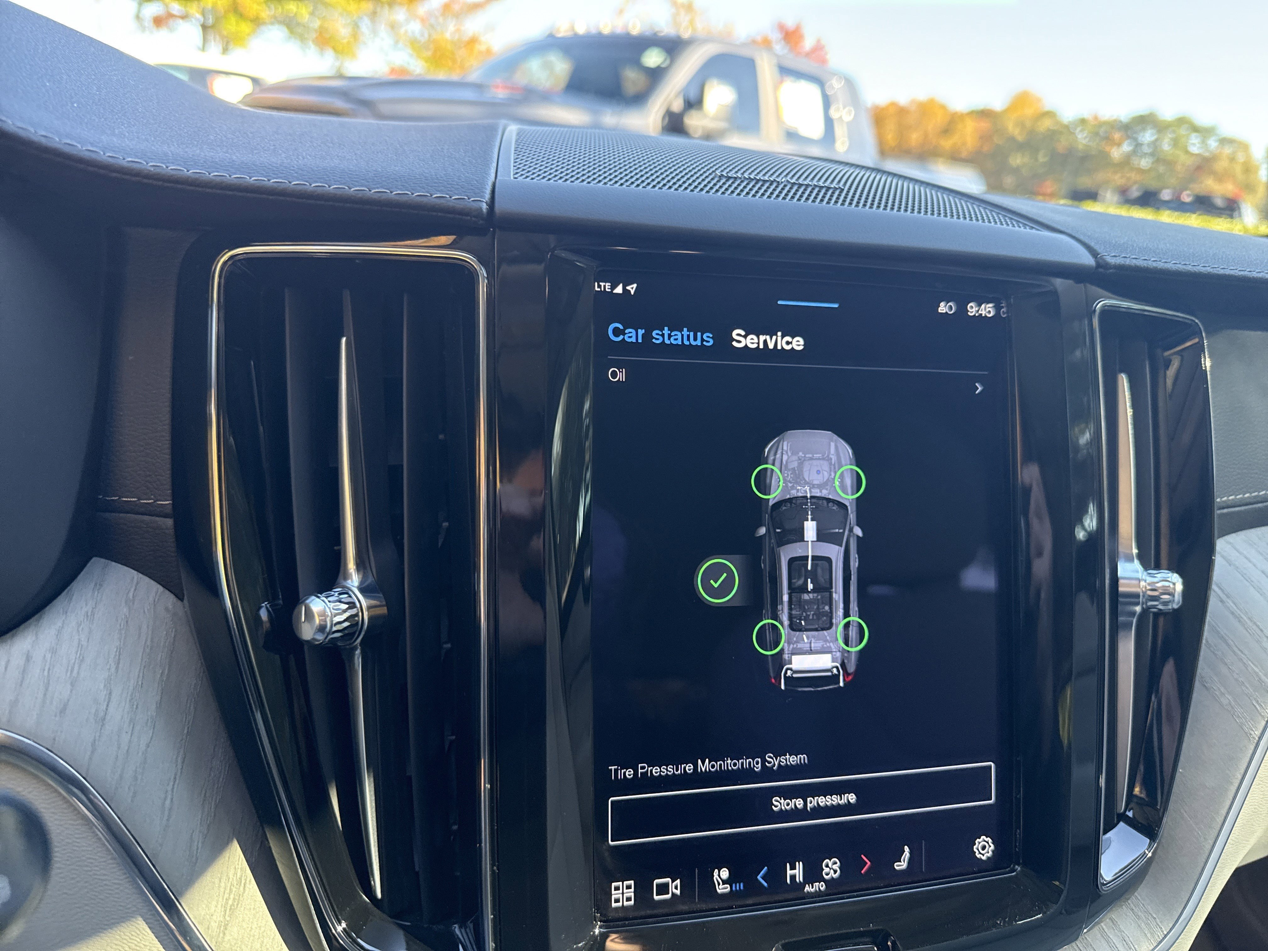 Used 2023 Volvo XC60 B5 Ultimate w/ Climate Package image 27