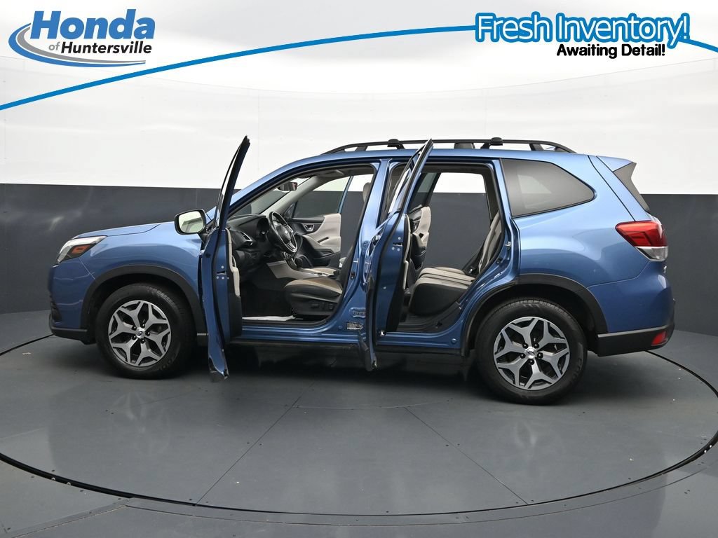 Used 2023 Subaru Forester Premium AWD/4WD image 43