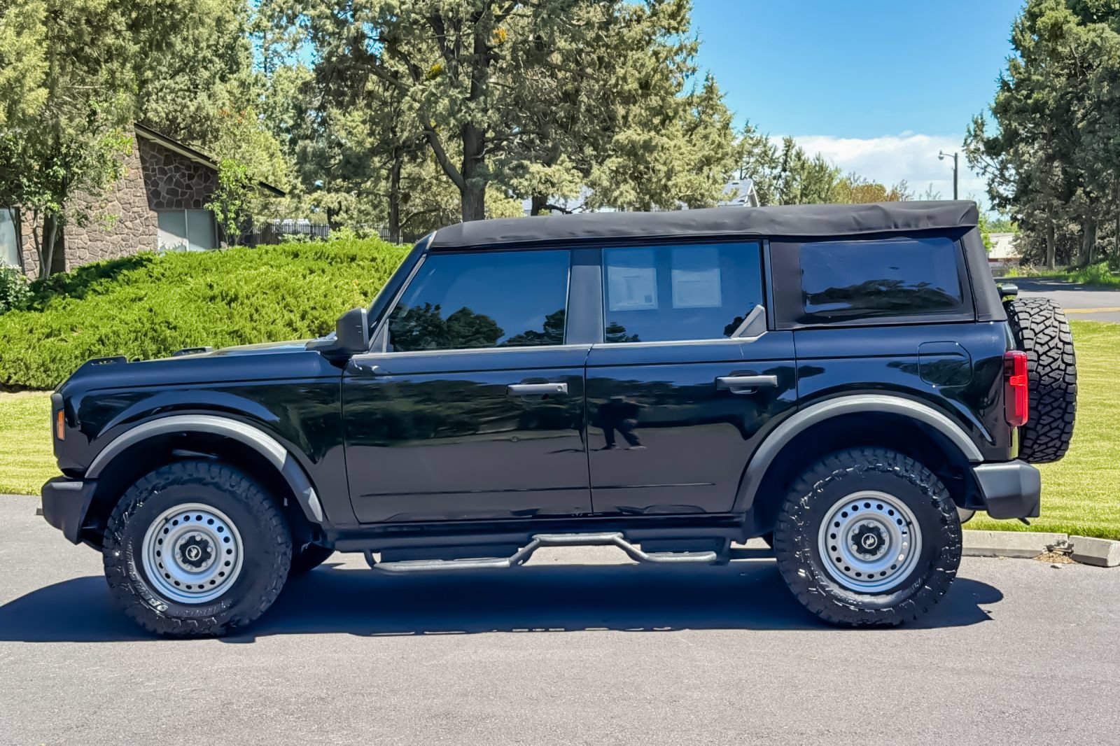 Used 2022 Ford Bronco 4-Door AWD/4WD image 8