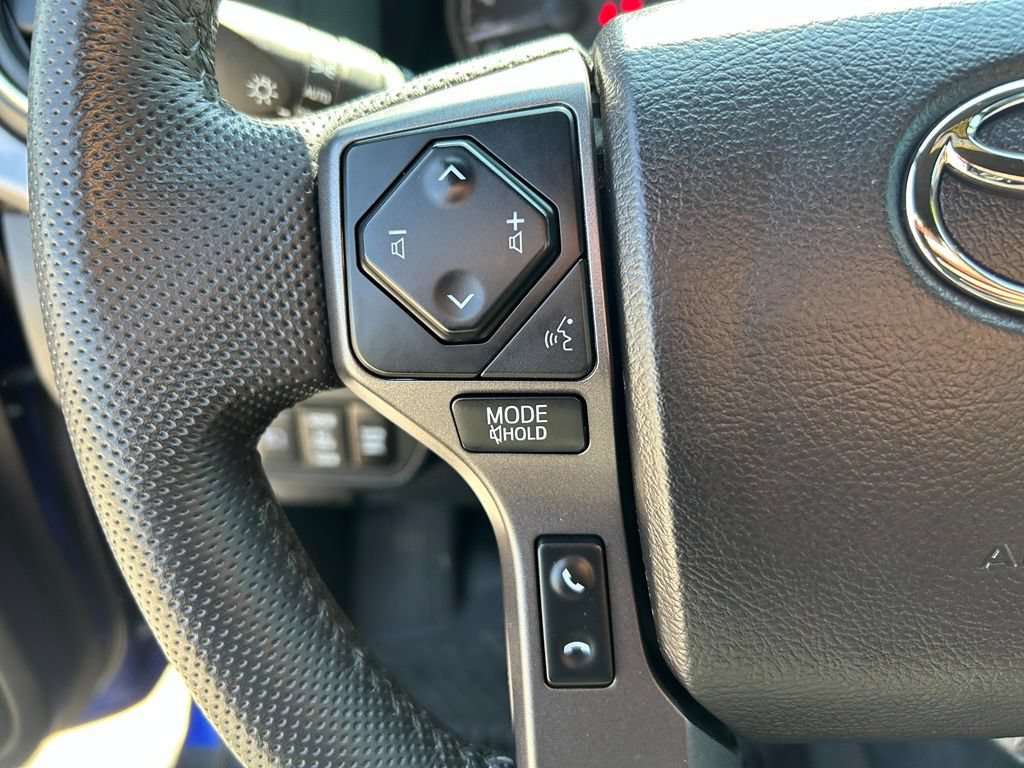 Used 2022 Toyota Tacoma TRD Off-Road AWD/4WD image 13