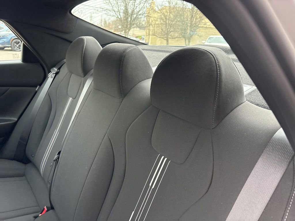 Used 2025 Hyundai Elantra SEL image 24