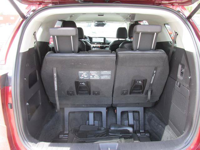 Used 2024 Kia Carnival EX FWD image 7