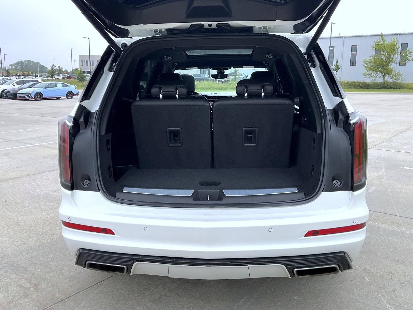 Used 2022 Cadillac XT6 Sport w/ Technology Package AWD/4WD image 9