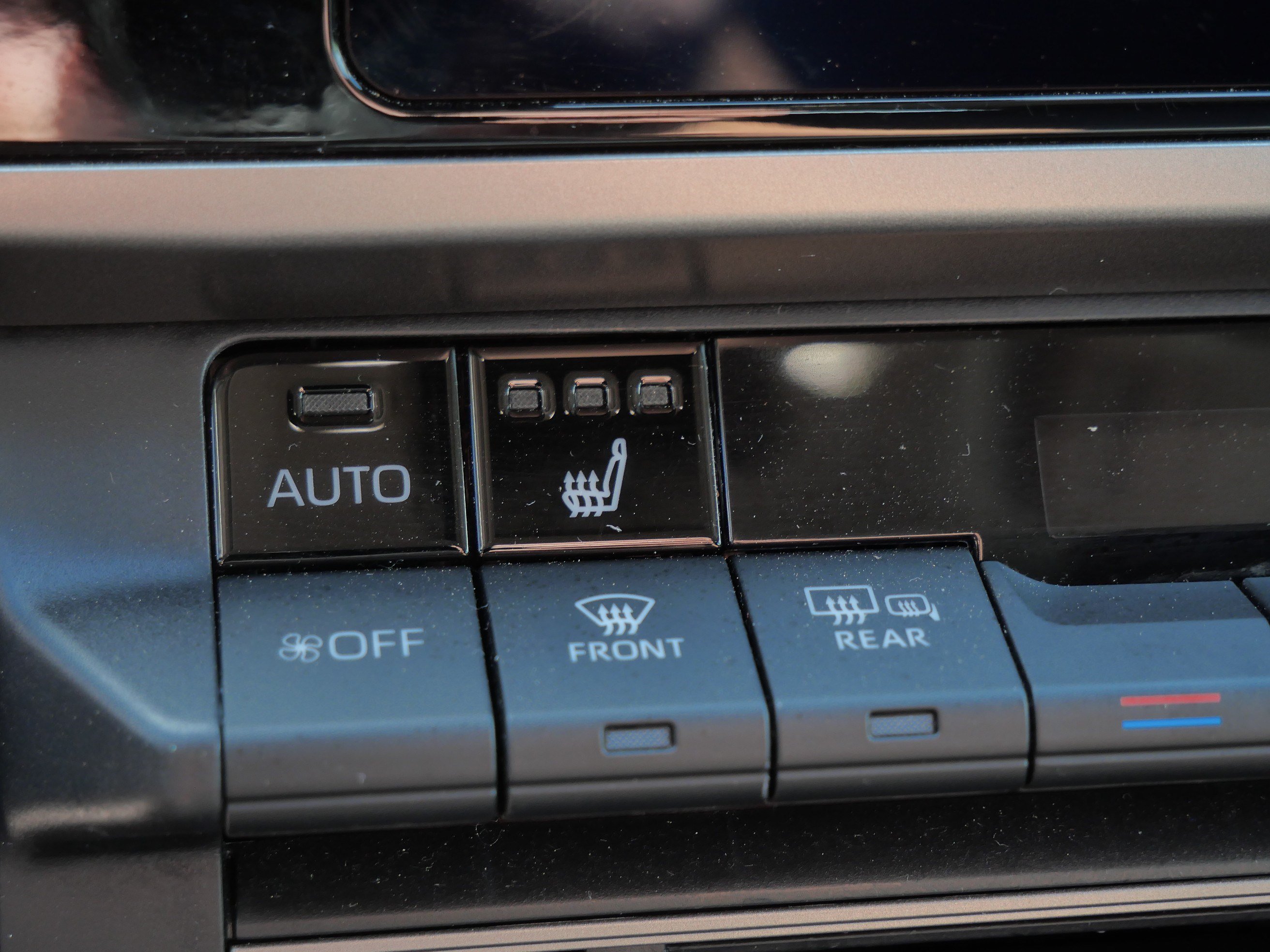 Used 2025 Toyota Camry LE w/ Convenience Package AWD/4WD image 31