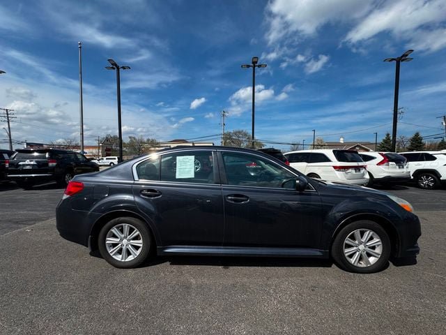 Used 2011 Subaru Legacy 2.5i Premium w/ All-Weather Pkg AWD/4WD image 4