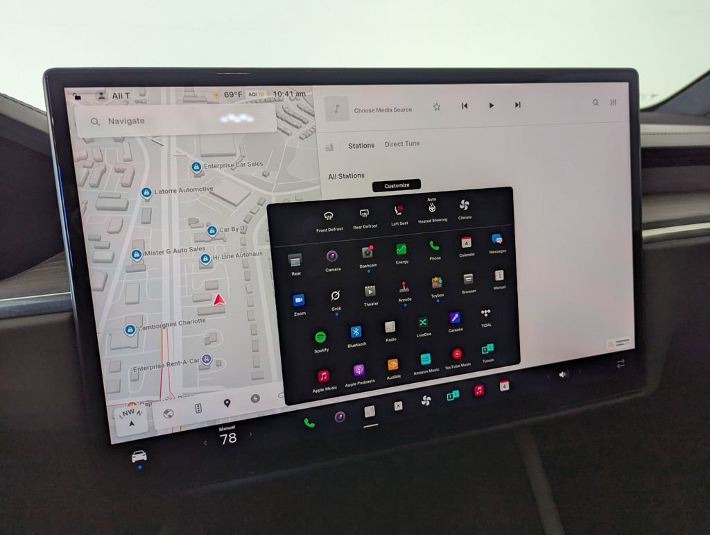 Used 2023 Tesla Model X image 10