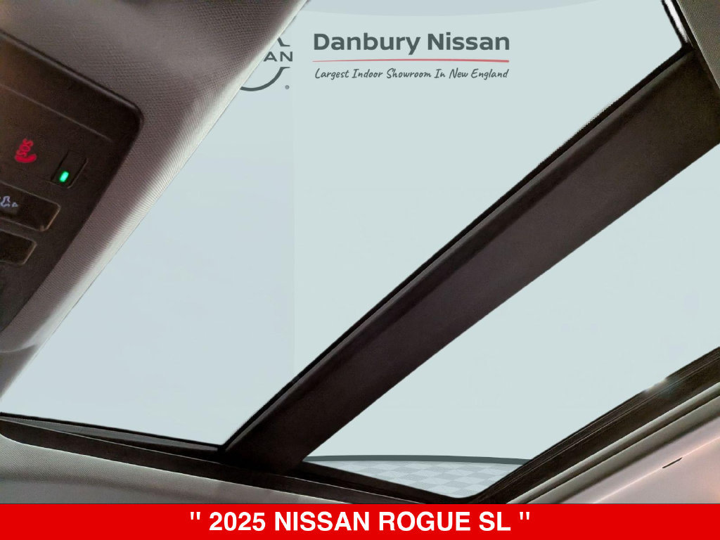 Certified 2025 Nissan Rogue SL w/ SL Premium Package AWD/4WD image 31