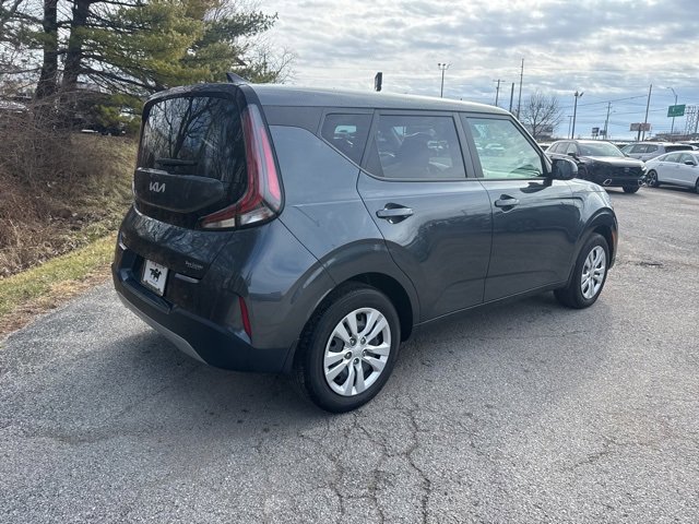 Used 2024 Kia Soul LX image 2