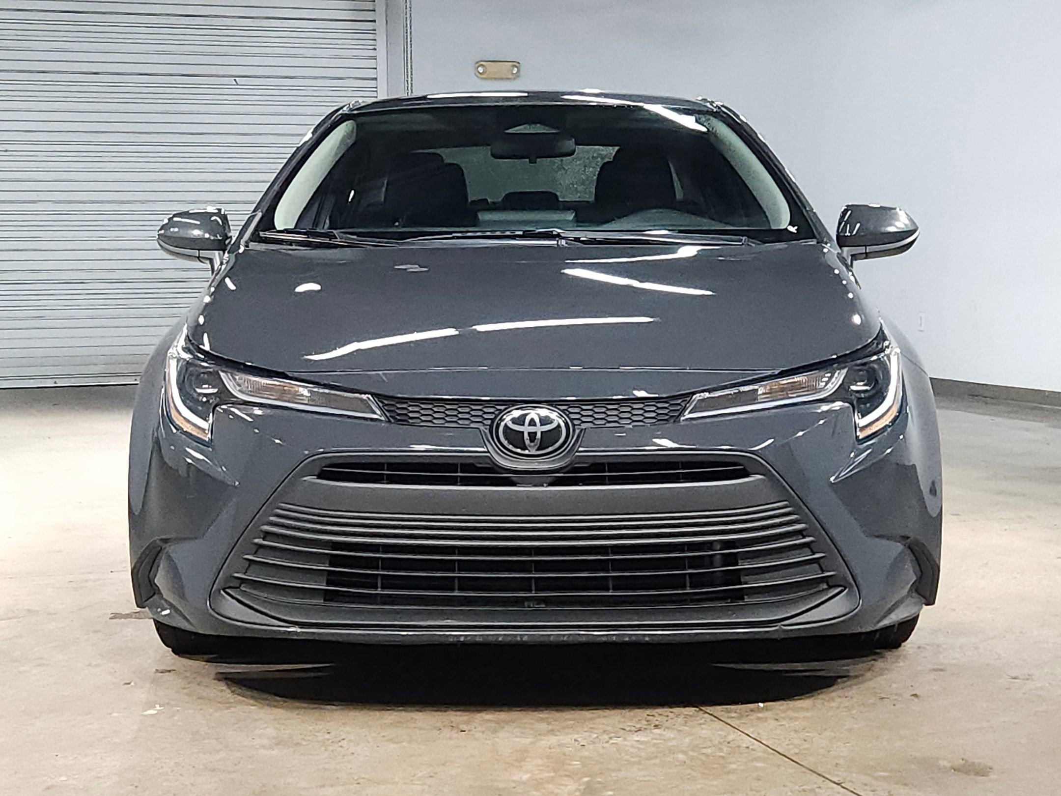 Used 2023 Toyota Corolla LE image 2
