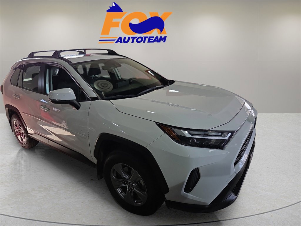 Used 2022 Toyota RAV4 XLE image 4